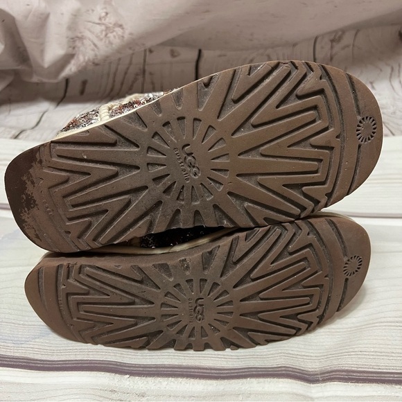 UGG 3353 Classic Short Sparkle Sequin Boots Reversible Gold Bronze Silver Size 6 - Picture 5 of 6